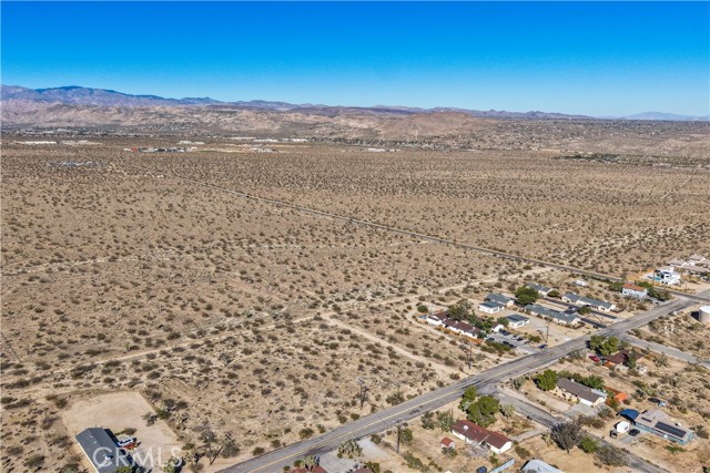 Detail Gallery Image 2 of 15 For 7442 Olympic Rd, Joshua Tree,  CA 92252 - – Beds | – Baths