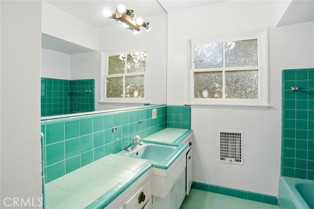 Detail Gallery Image 29 of 38 For 13421 Barbara Ann St, North Hollywood,  CA 91605 - 3 Beds | 2 Baths