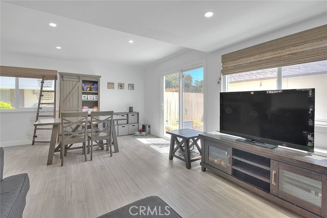 17401 Hood Court, Fountain Valley CA: https://media.crmls.org/medias/53886c8d-17b1-45ff-a019-f48f3a3b61f7.jpg