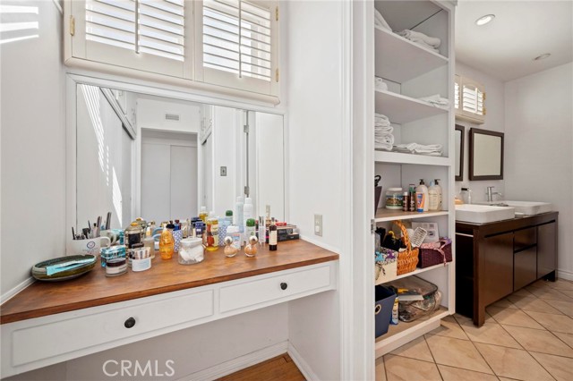 Detail Gallery Image 23 of 37 For 5212 Reynier Ave, Los Angeles,  CA 90056 - 3 Beds | 3/1 Baths