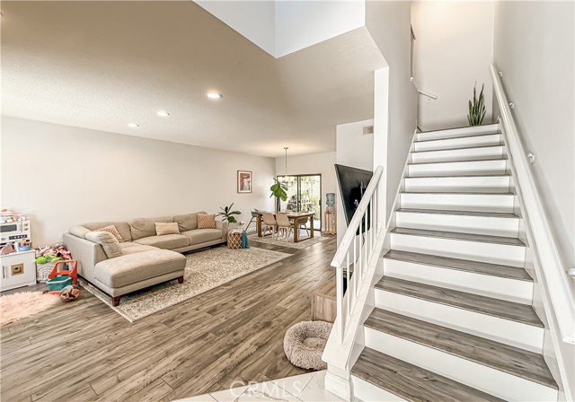 450 Country Club Drive, Simi Valley CA: https://media.crmls.org/medias/538a30a9-6825-4f38-83ee-1baa46fb0171.jpg