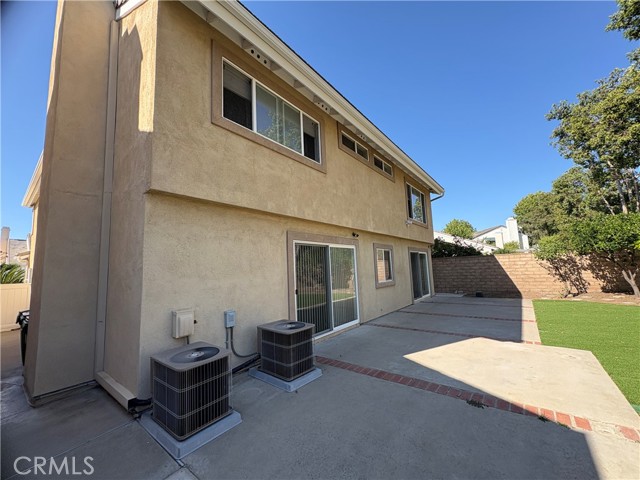 12 Longstreet, Irvine CA: https://media.crmls.org/medias/538ab247-767d-4123-bcbe-105166621e19.jpg