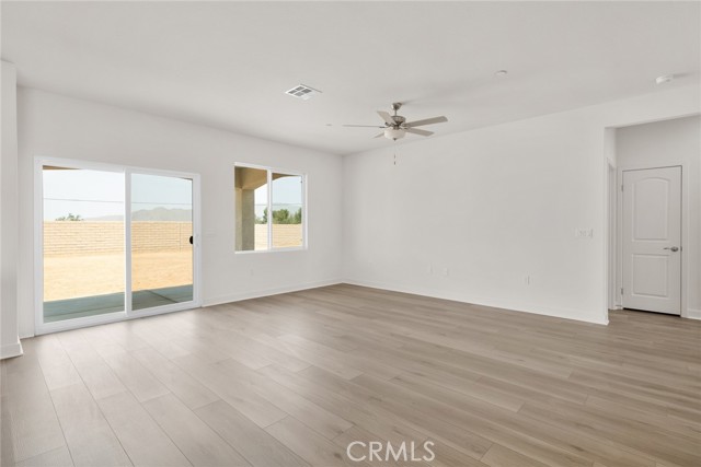 14873 Desert Lily, Apple Valley CA: https://media.crmls.org/medias/538b0152-636f-4a44-b74d-b7ba788481cb.jpg