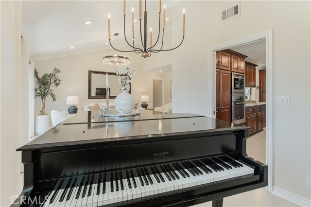 Detail Gallery Image 12 of 60 For 23509 Cutter Dr, Canyon Lake,  CA 92587 - 3 Beds | 2 Baths