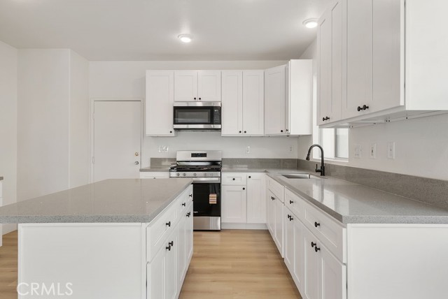 Detail Gallery Image 16 of 56 For 19068 Clover, Riverside,  CA 92508 - 4 Beds | 2/1 Baths