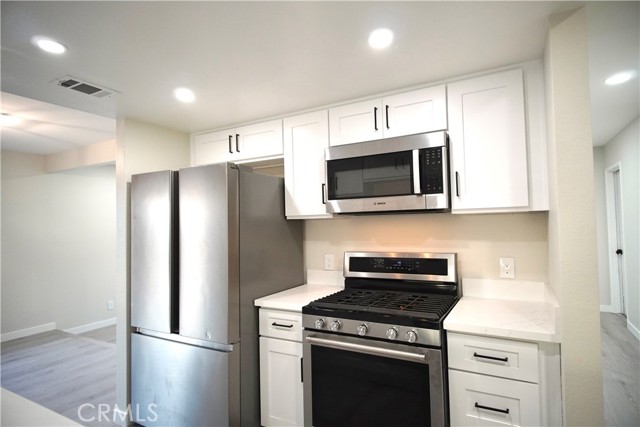 5187 Cedar Street, Jurupa Valley CA: https://media.crmls.org/medias/538c2f25-1813-4e08-9cea-57d702950f1d.jpg