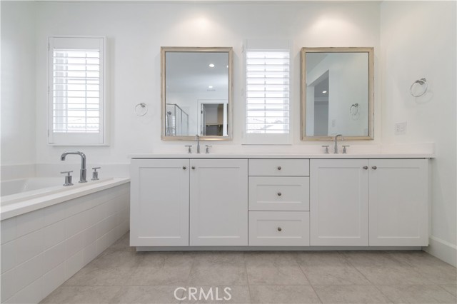 Detail Gallery Image 39 of 40 For 216 Piazza, Irvine,  CA 92602 - 4 Beds | 4 Baths