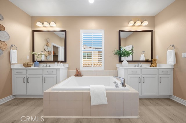 119 Cordial, Irvine CA: https://media.crmls.org/medias/538c8fc3-19f1-4f3c-b0e4-c301c8596853.jpg