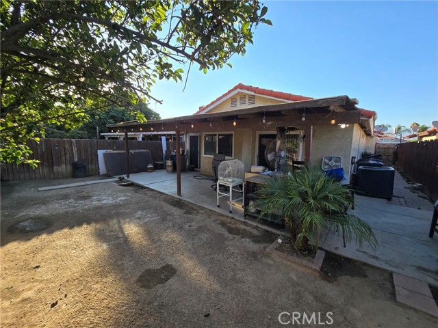 1888 Union Street, Colton CA: https://media.crmls.org/medias/538d801a-9181-4912-aaeb-2a96993b819b.jpg