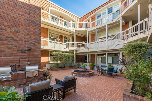 Spacious open common area with firepit and BBQ to enjoy on those beautiful California evenings