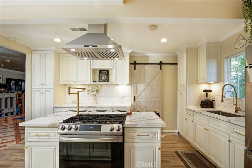 MLS #DW23143283 image #8