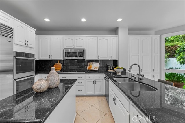 Detail Gallery Image 11 of 56 For 28876 King Arthur Ct, Rancho Palos Verdes,  CA 90275 - 4 Beds | 3/1 Baths