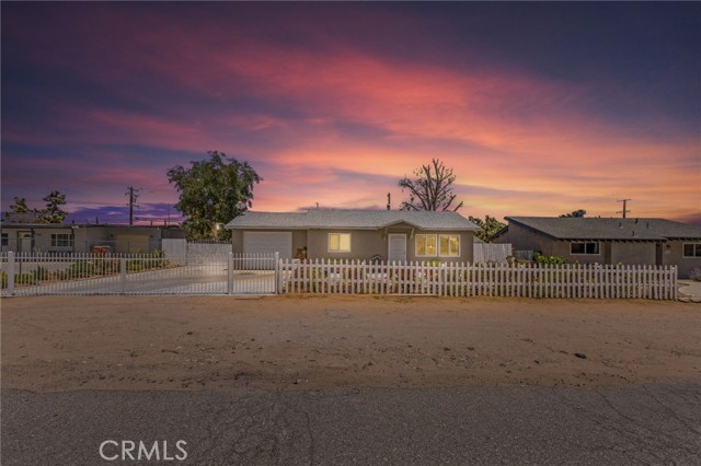 Detail Gallery Image 2 of 49 For 16116 Cajon, Hesperia,  CA 92345 - 2 Beds | 1/1 Baths