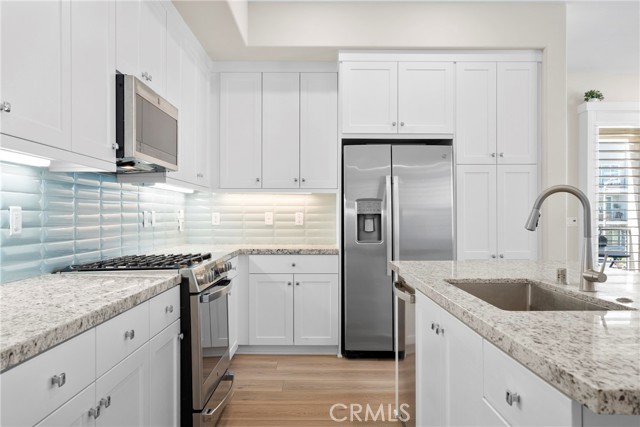 Detail Gallery Image 5 of 46 For 27466 Mercantile Ct, Valencia,  CA 91381 - 2 Beds | 2 Baths