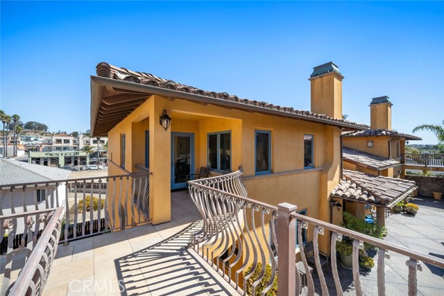 Detail Gallery Image 16 of 47 For 160 Hinds Avenue #202,  Pismo Beach,  CA 93449 - 3 Beds | 3 Baths