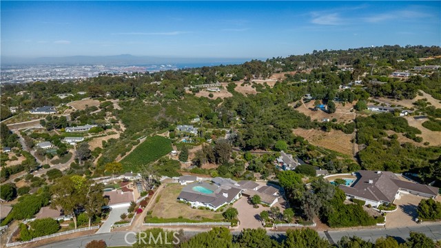 13 Buggy Whip Drive, Rolling Hills CA: https://media.crmls.org/medias/539331d0-0871-431c-87a6-fd09ac137719.jpg