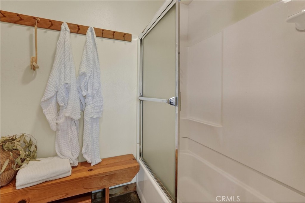 https://media.crmls.org/medias/53936162-87c6-4947-9a71-b1912e054e72.jpg?preset=X-Large