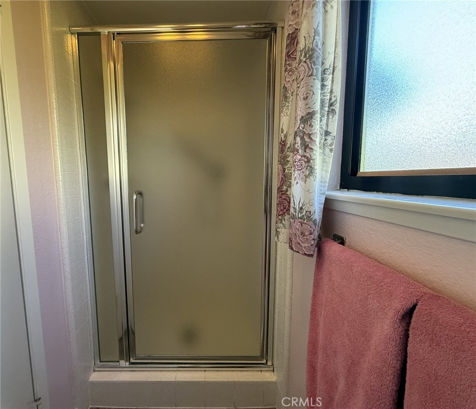 https://media.crmls.org/medias/53940fd5-a186-45e1-8465-5ed22d9a3686.jpg?preset=X-Large