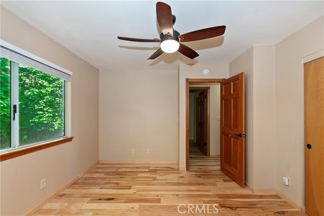 Detail Gallery Image 13 of 32 For 23819 Scenic Dr, Crestline,  CA 92325 - 2 Beds | 1/1 Baths