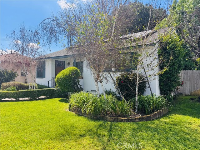 Detail Gallery Image 2 of 3 For 10551 Karmont, South Gate,  CA 90280 - 2 Beds | 1 Baths