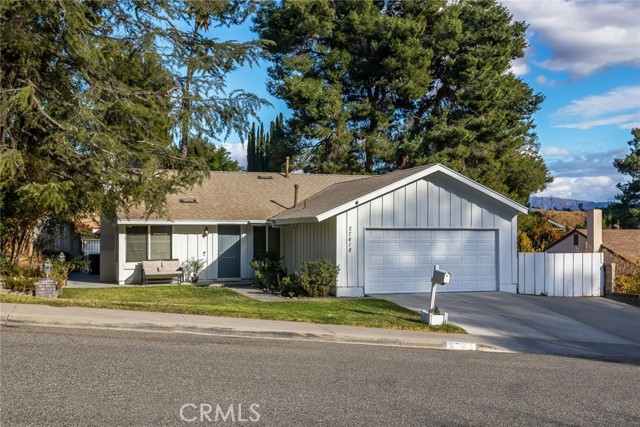 Detail Gallery Image 2 of 32 For 27418 Catala Ave, Saugus,  CA 91350 - 4 Beds | 2 Baths