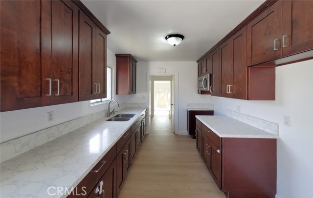 Detail Gallery Image 5 of 17 For 1836 Minnesota, Riverside,  CA 92507 - 3 Beds | 2 Baths