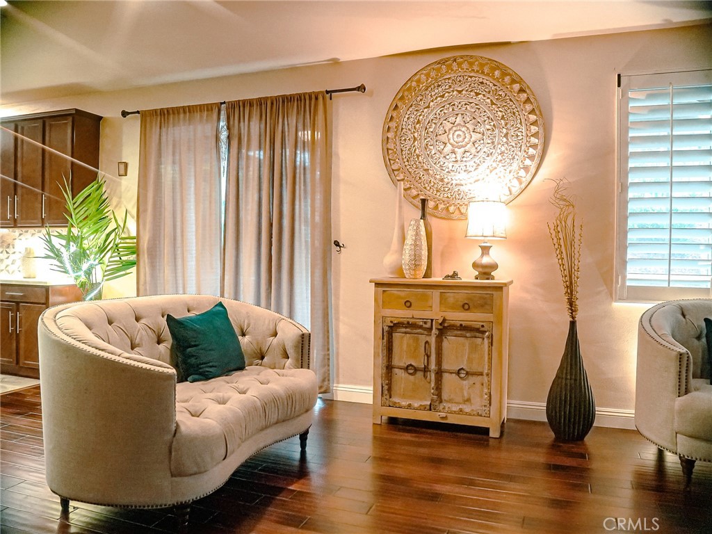 https://media.crmls.org/medias/5395faf5-8840-461b-ba47-1e2314234cf7.jpg?preset=X-Large