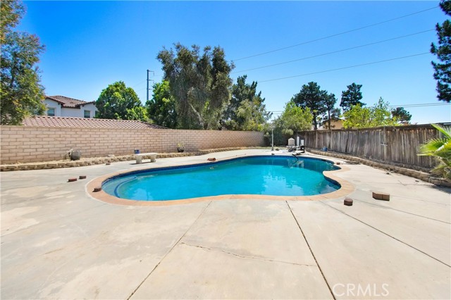 Detail Gallery Image 14 of 17 For 15555 Arobles Ct, Moreno Valley,  CA 92555 - 4 Beds | 3 Baths