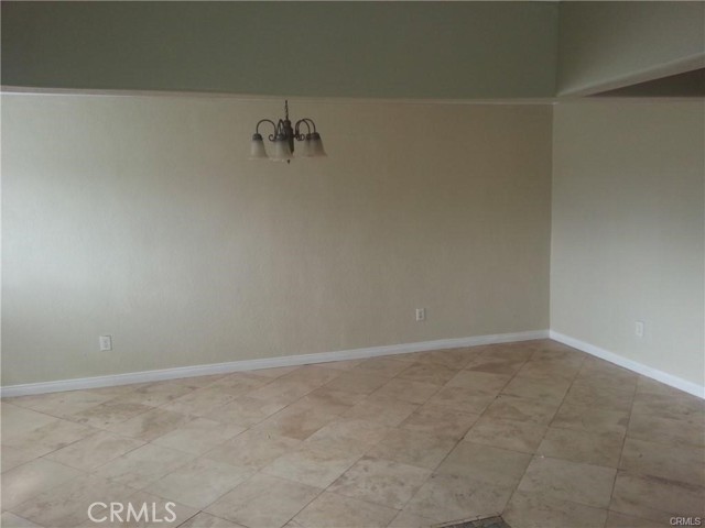 Detail Gallery Image 4 of 7 For 18264 Pine Ave, Fontana,  CA 92335 - – Beds | – Baths