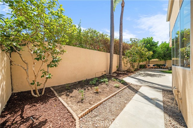 32 Belcanto, Irvine CA: https://media.crmls.org/medias/5397a47e-99a2-475b-aba0-5ddd919cf01c.jpg