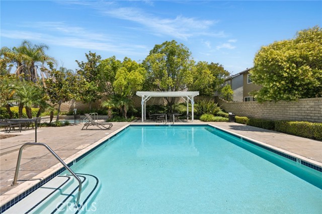 28335 Sycamore Drive, Saugus CA: https://media.crmls.org/medias/53981a17-3fae-4f66-b645-8c4e9d249ec1.jpg