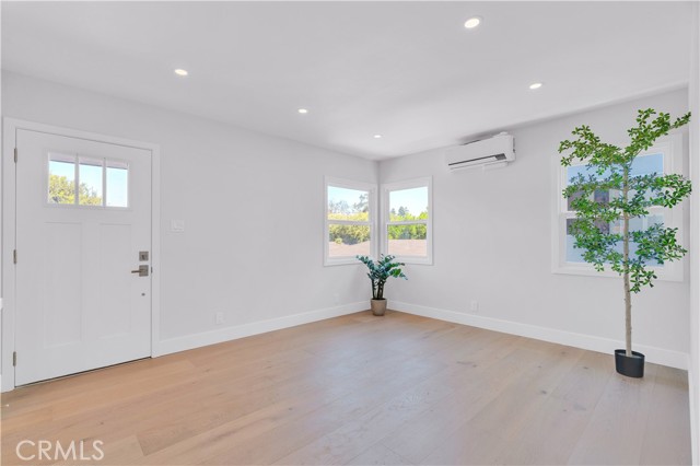 1022 Grant Street, Santa Monica CA: https://media.crmls.org/medias/5399095c-3962-47ad-b4b0-dffe37def7e0.jpg