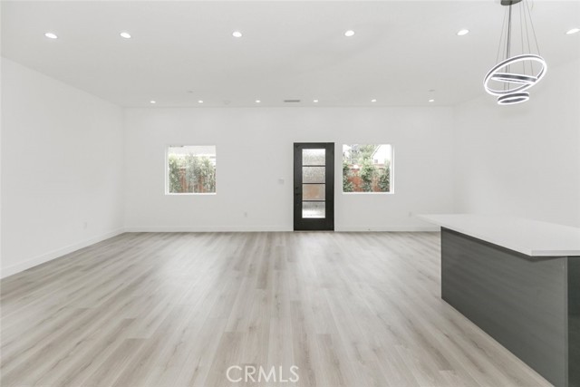 15009 Wyandotte Street, Van Nuys CA: https://media.crmls.org/medias/53997376-393b-490a-b61f-3a08cce97e57.jpg