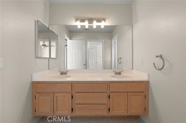 Detail Gallery Image 39 of 57 For 1276 Roberta Ct, Simi Valley,  CA 93065 - 4 Beds | 3 Baths