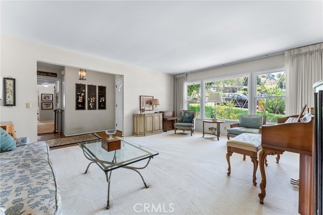 19302 Maynard Way, North Tustin CA: https://media.crmls.org/medias/539b2775-4e14-410f-9972-2bb939436dd0.jpg