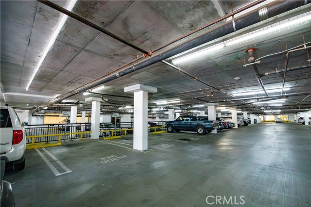 Detail Gallery Image 43 of 64 For 21301 Erwin St #237,  Woodland Hills,  CA 91367 - 2 Beds | 2 Baths