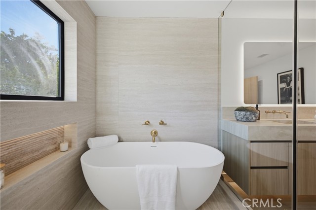 22518 Burbank photo 39