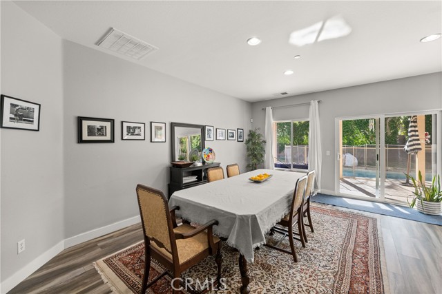 Detail Gallery Image 11 of 38 For 975 Alta Cresta, Palm Springs,  CA 92262 - 4 Beds | 3 Baths