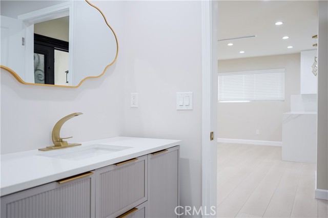 Detail Gallery Image 22 of 44 For 16840 Superior St, Northridge,  CA 91343 - 4 Beds | 3 Baths