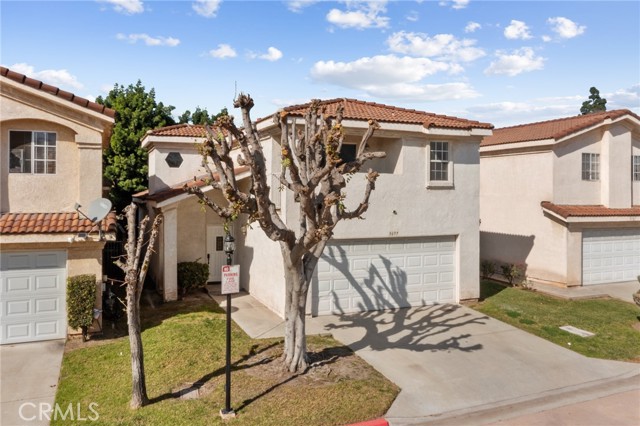 Detail Gallery Image 2 of 43 For 3697 Summer Ln, Baldwin Park,  CA 91706 - 3 Beds | 2/1 Baths