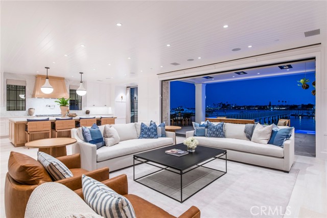 2209 Bayside Drive, Corona del Mar CA: https://media.crmls.org/medias/539ce4d6-bc88-4f59-9451-0b73a5d8f2e0.jpg