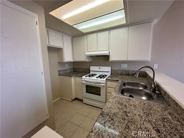 Detail Gallery Image 13 of 33 For 990 Margarita Dr #A203,  Corona,  CA 92879 - 2 Beds | 2 Baths