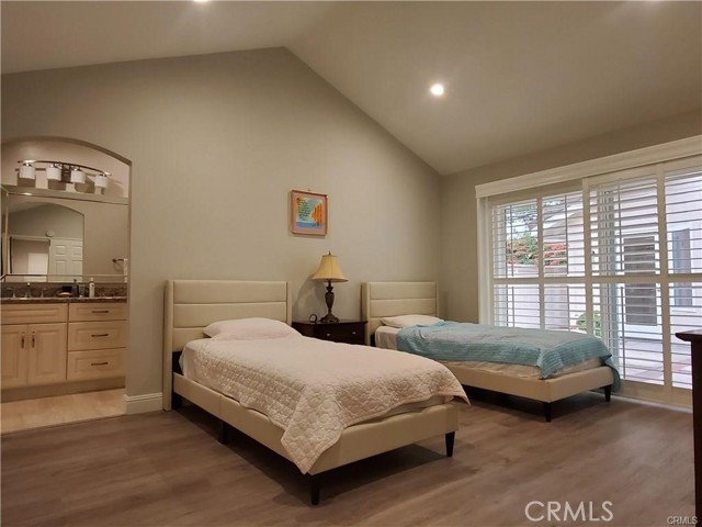 Detail Gallery Image 10 of 19 For 2 Cedarlake #8,  Irvine,  CA 92614 - 2 Beds | 2 Baths