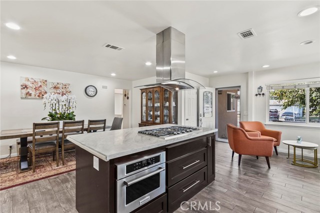 11131 Alburtis Avenue, Norwalk CA: https://media.crmls.org/medias/539d3224-43c7-4f4d-a9c3-b6921f7da3ef.jpg