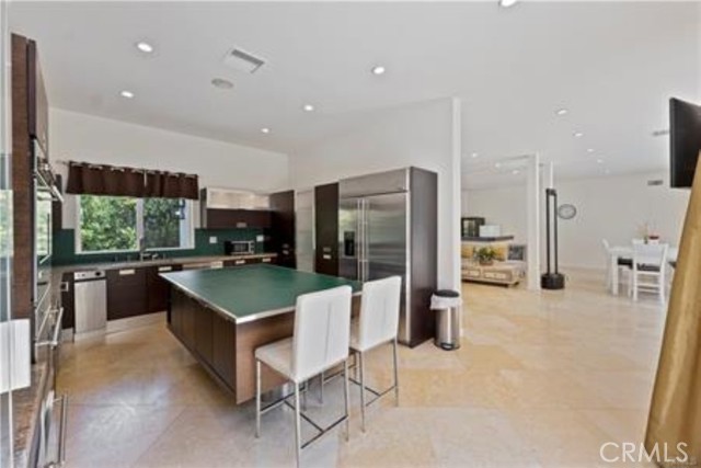 Detail Gallery Image 10 of 25 For 5353 Shirley, Tarzana,  CA 91356 - 5 Beds | 4 Baths