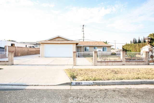 8961 Emerald Ave, Westminster, CA 92683