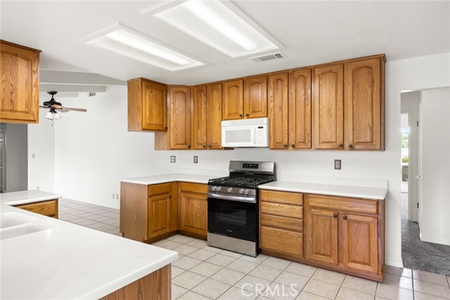 Detail Gallery Image 8 of 47 For 3038 Top Hand Ct, Chico,  CA 95973 - 4 Beds | 3 Baths