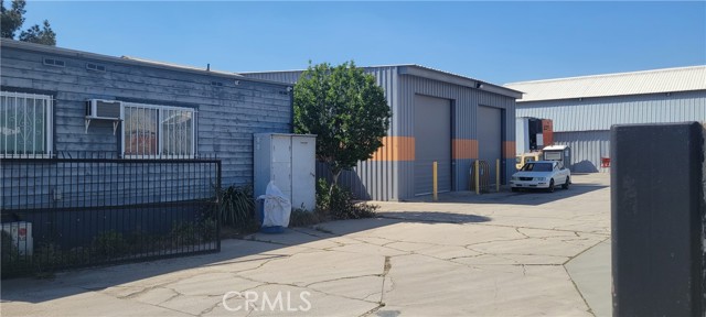 1960 S Date Avenue, Bloomington, California 92316, ,Commercial Lease,For Rent,1960 S Date Avenue,CRTR24237222