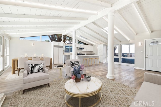 15814 Septo Street, North Hills CA: https://media.crmls.org/medias/539f1bc5-6a30-4159-8c65-64ccc19f7b64.jpg