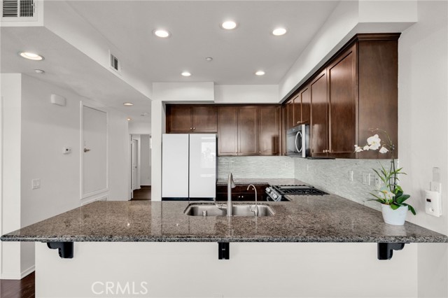 Detail Gallery Image 14 of 75 For 5450 Strand #202,  Hawthorne,  CA 90250 - 2 Beds | 2 Baths